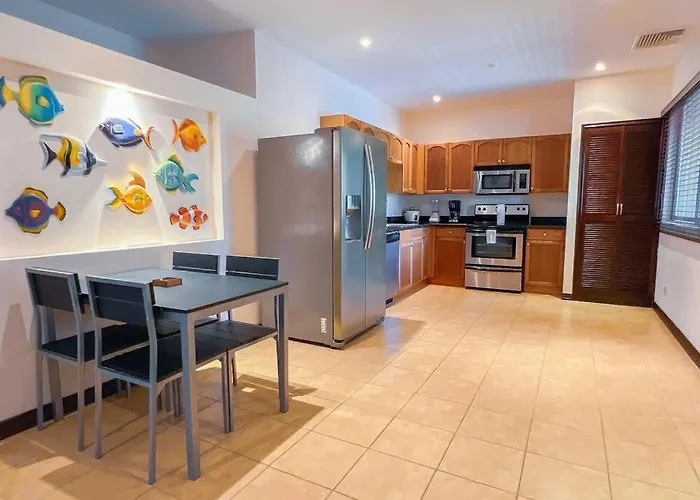 Condo Las Brisas Near To Marina Herradura, Free Pool And Wifi