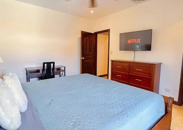 Condo Las Brisas Near To Marina Herradura, Free Pool And Wifi