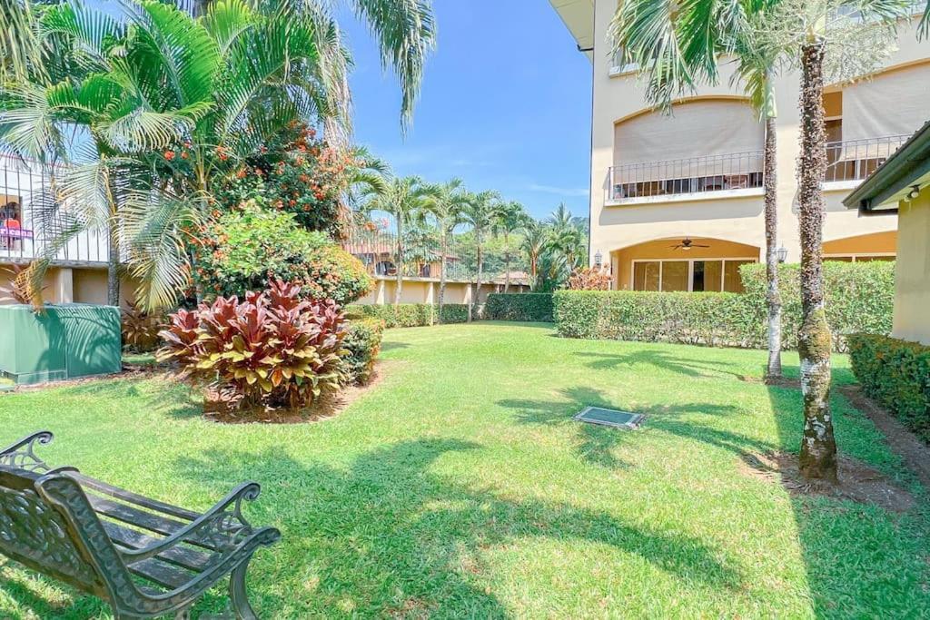 Brisas Near To Marina Herradura, Free Pool And Wifi * Playa Herradura (Puntarenas)