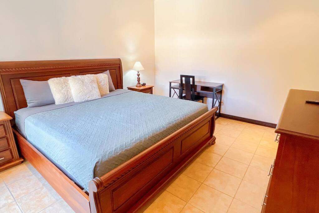 Brisas Near To Marina Herradura, Free Pool And Wifi * Playa Herradura (Puntarenas)