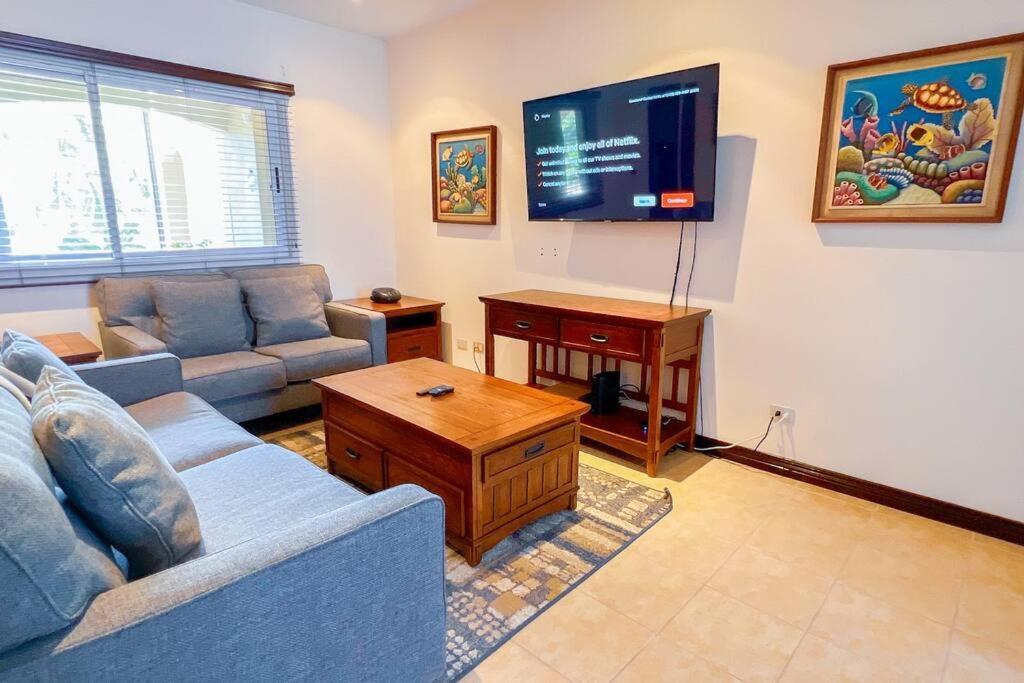 Brisas Near To Marina Herradura, Free Pool And Wifi Apartment