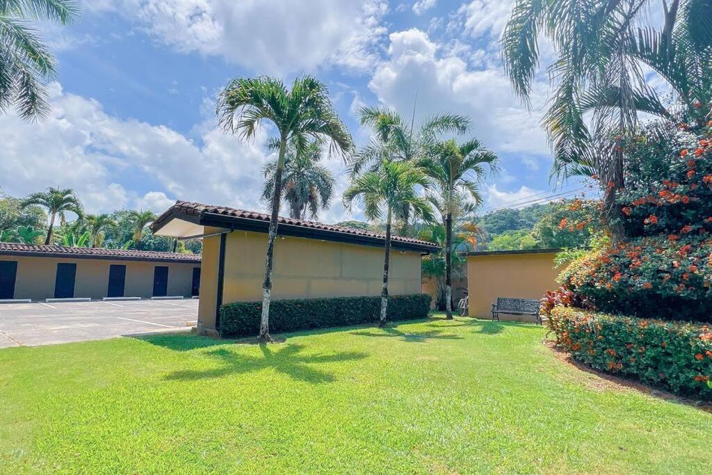 Brisas Near To Marina Herradura, Free Pool And Wifi Playa Herradura (Puntarenas)