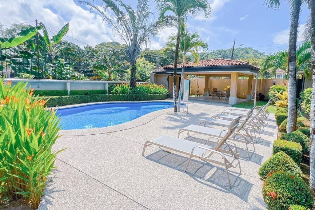 Apartment Brisas Near To Marina Herradura, Free Pool And Wifi