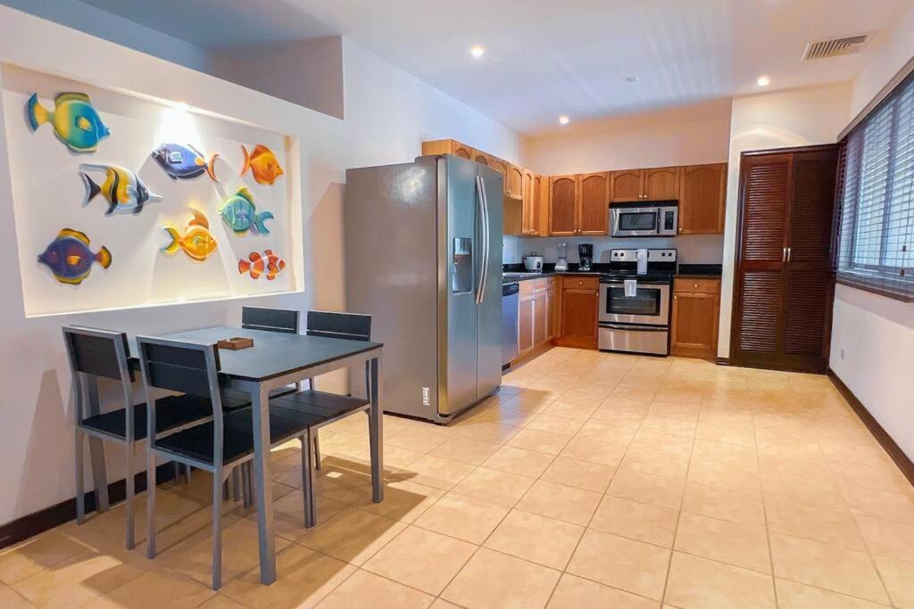 Apartment Brisas Near To Marina Herradura, Free Pool And Wifi Playa Herradura (Puntarenas)
